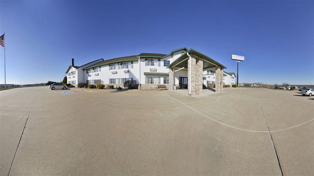 Comfort Inn & Suites Riverview Near Davenport And I-80 Le Claire Eksteriør billede