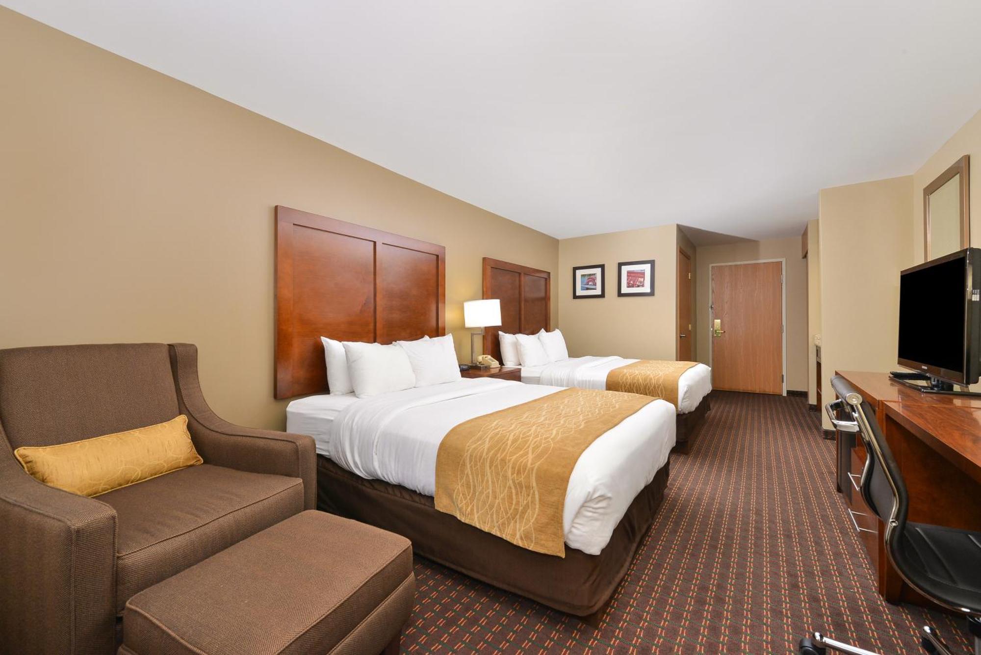 Comfort Inn & Suites Riverview Near Davenport And I-80 Le Claire Værelse billede