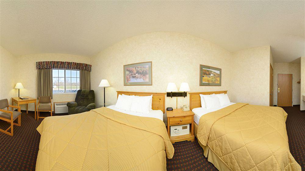 Comfort Inn & Suites Riverview Near Davenport And I-80 Le Claire Eksteriør billede